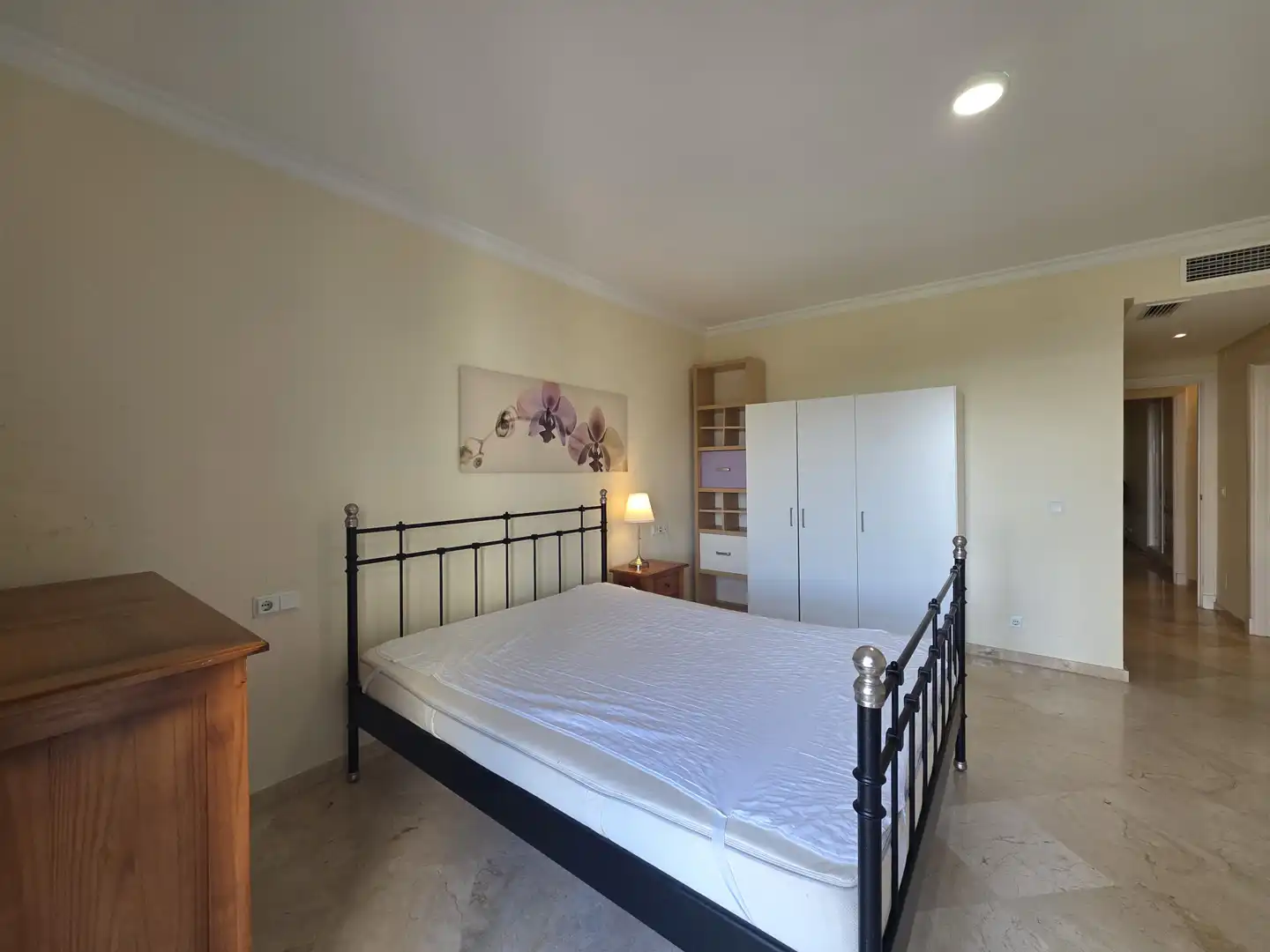 Habitación de Planta baja en venta en La Alcaidesa con Aire acondicionado, Calefacción y Terraza