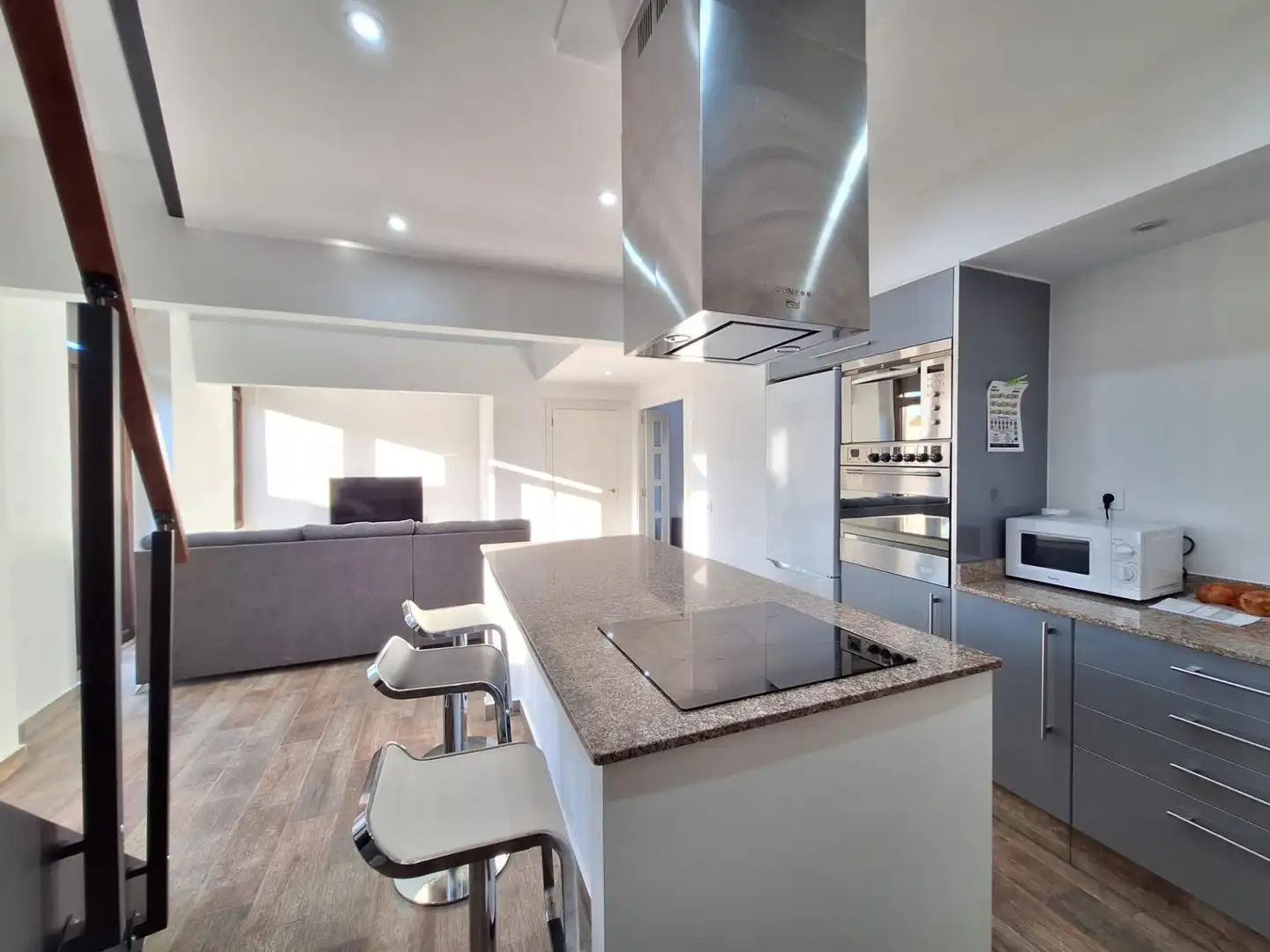 Dúplex con terraza en venta en Calle JOANOT MARTORELL, imagen 2