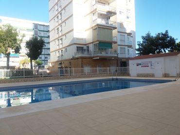 Pis amb piscina en venda a Avenida Antonio Toré Toré 18