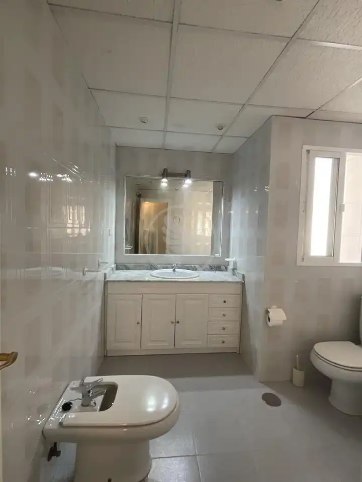 Badezimmer von Wohnung zur Miete in Linares mit Klimaanlage, Terrasse und Möbliert