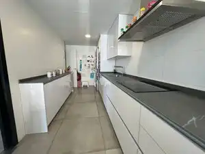 Küche von Wohnung zum Verkauf in Las Rozas de Madrid mit Klimaanlage, Terrasse und Abstellraum