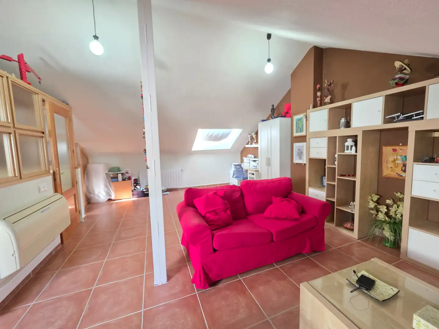 Sala d'estar de Casa adosada en venda en Ciempozuelos amb Aire condicionat, Calefacció i Jardí privat