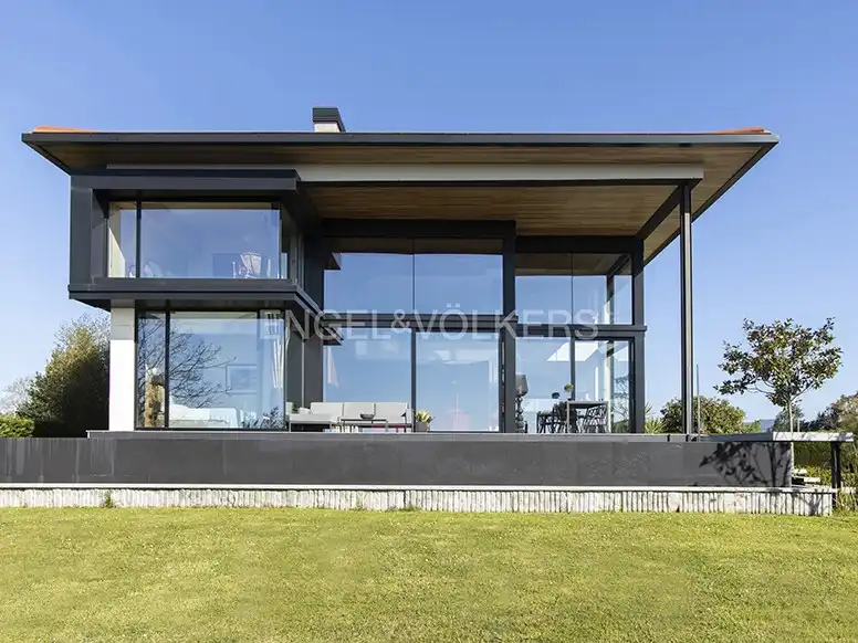 Vista exterior de Casa o xalet en venda en Gijón  amb Calefacció, Terrassa i Traster