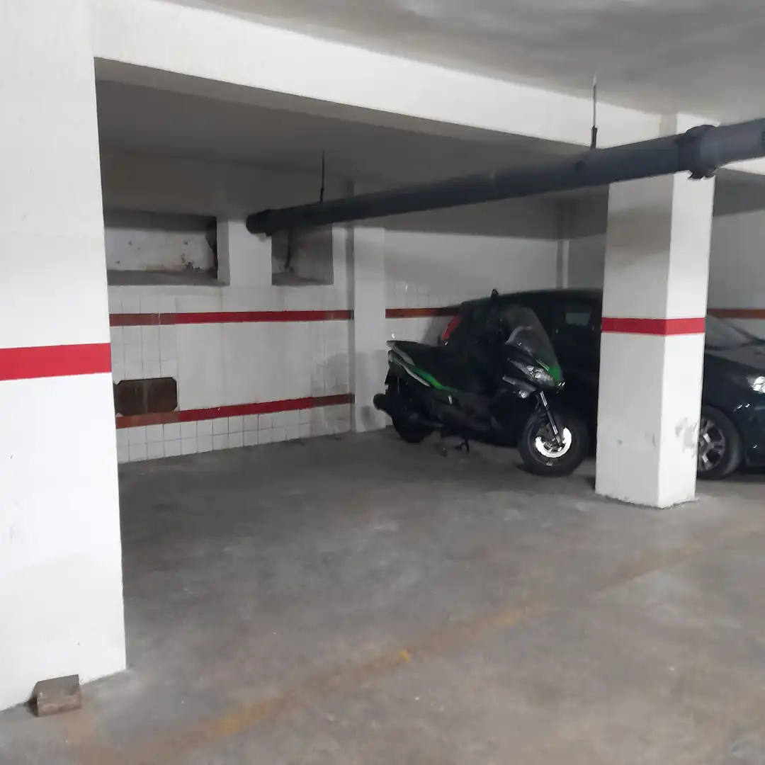 Parkplatz von Garage zur Miete in Jesús