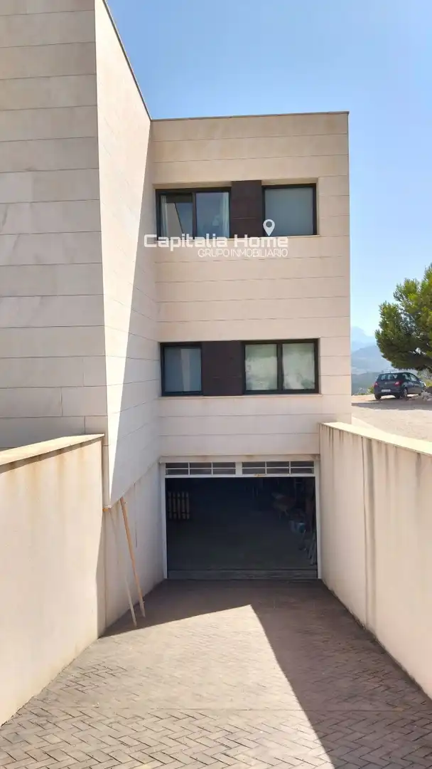 Vista exterior de Casa o xalet en venda en Relleu amb Aire condicionat, Calefacció i Piscina
