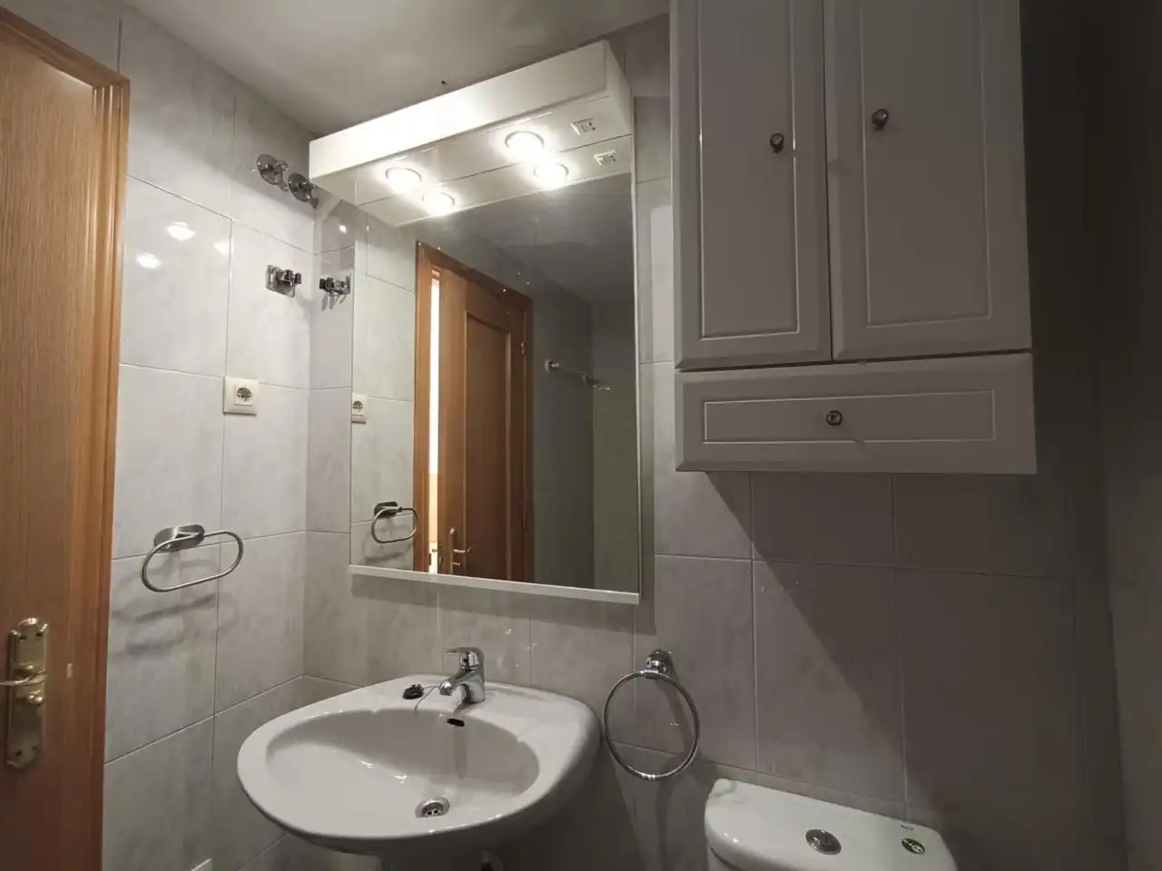 Baño de Ático de alquiler en Madrid con Aire acondicionado, Calefacción y Terraza