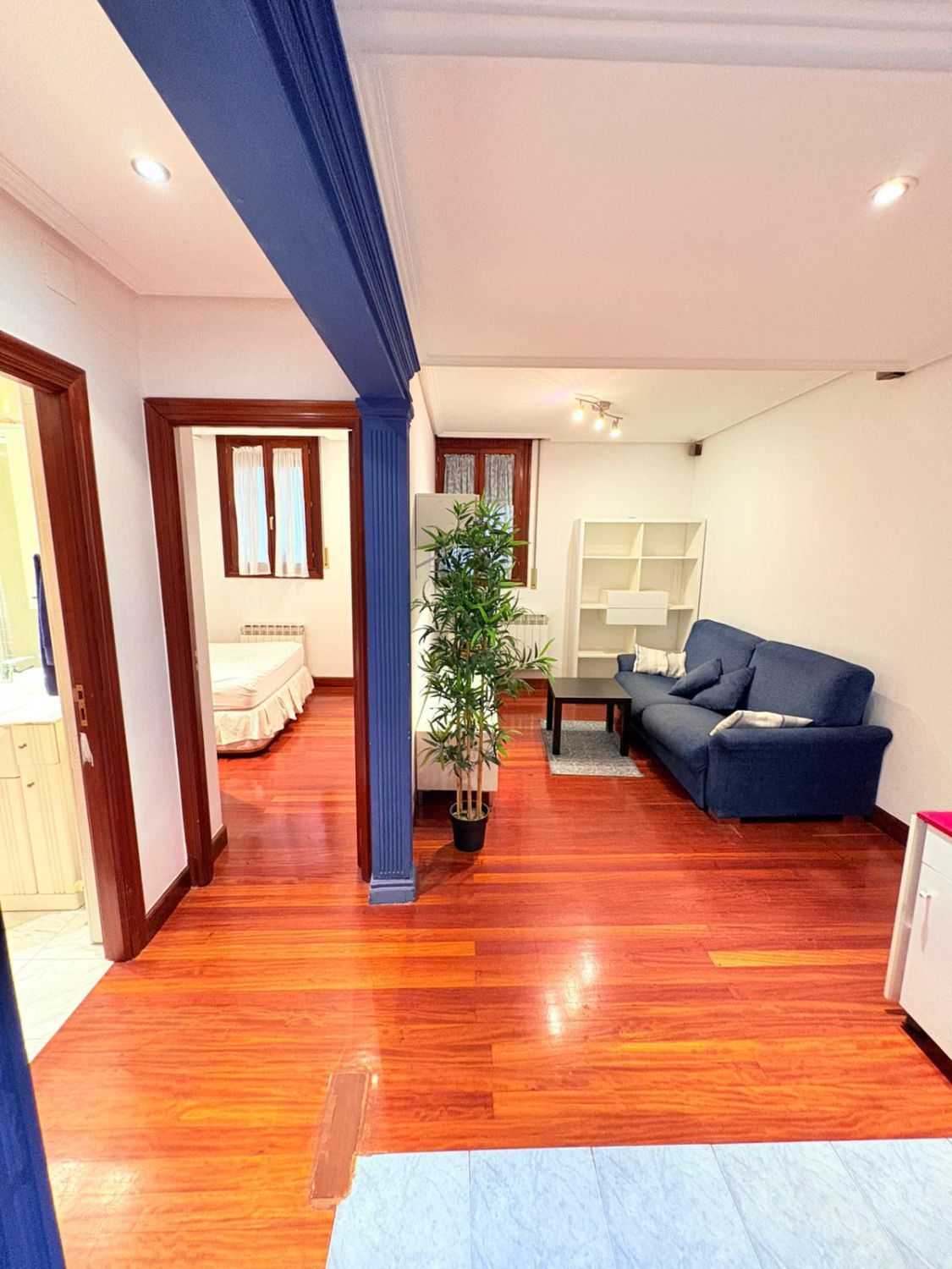 Sala d'estar de Apartament de lloguer en Barakaldo  amb Calefacció i Parquet