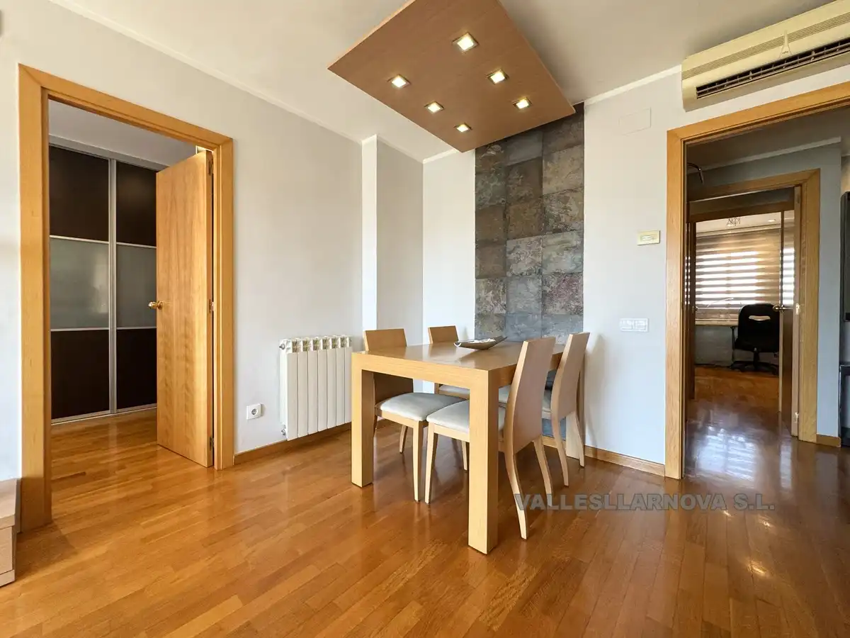 Dining room of Flat for sale in Mollet del Vallès  with Parquet flooring, Storage room and Balcony