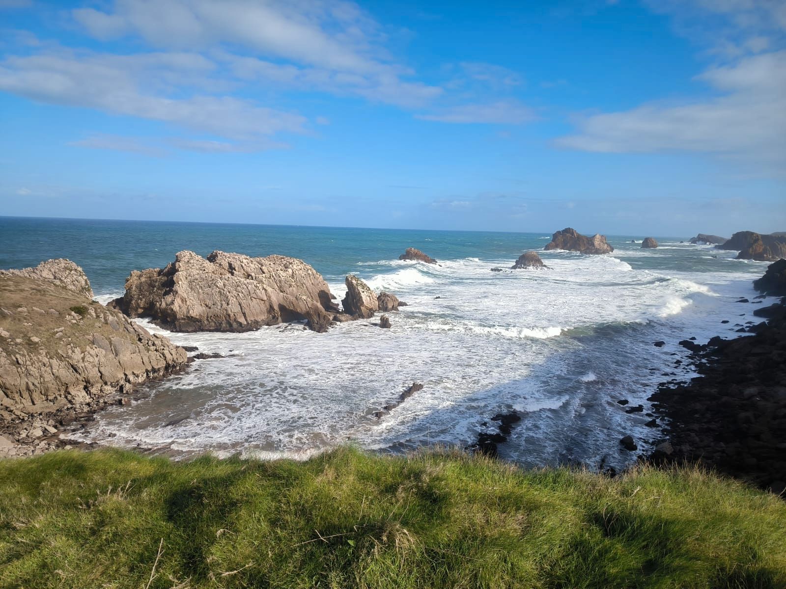 Vista exterior de Edifici en venda en Santander