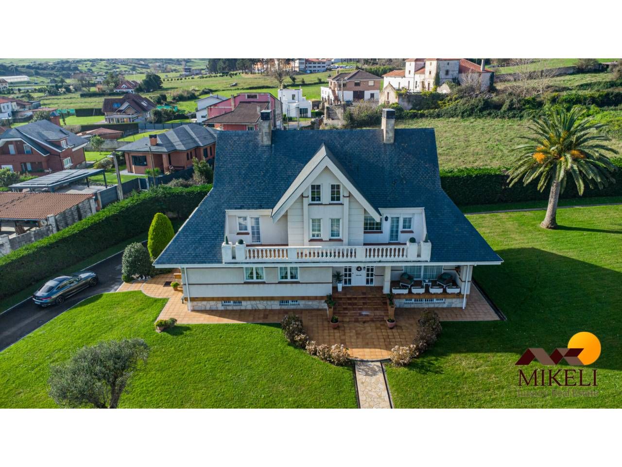 Vista exterior de Casa o xalet en venda en Santa Cruz de Bezana amb Calefacció, Jardí privat i Terrassa