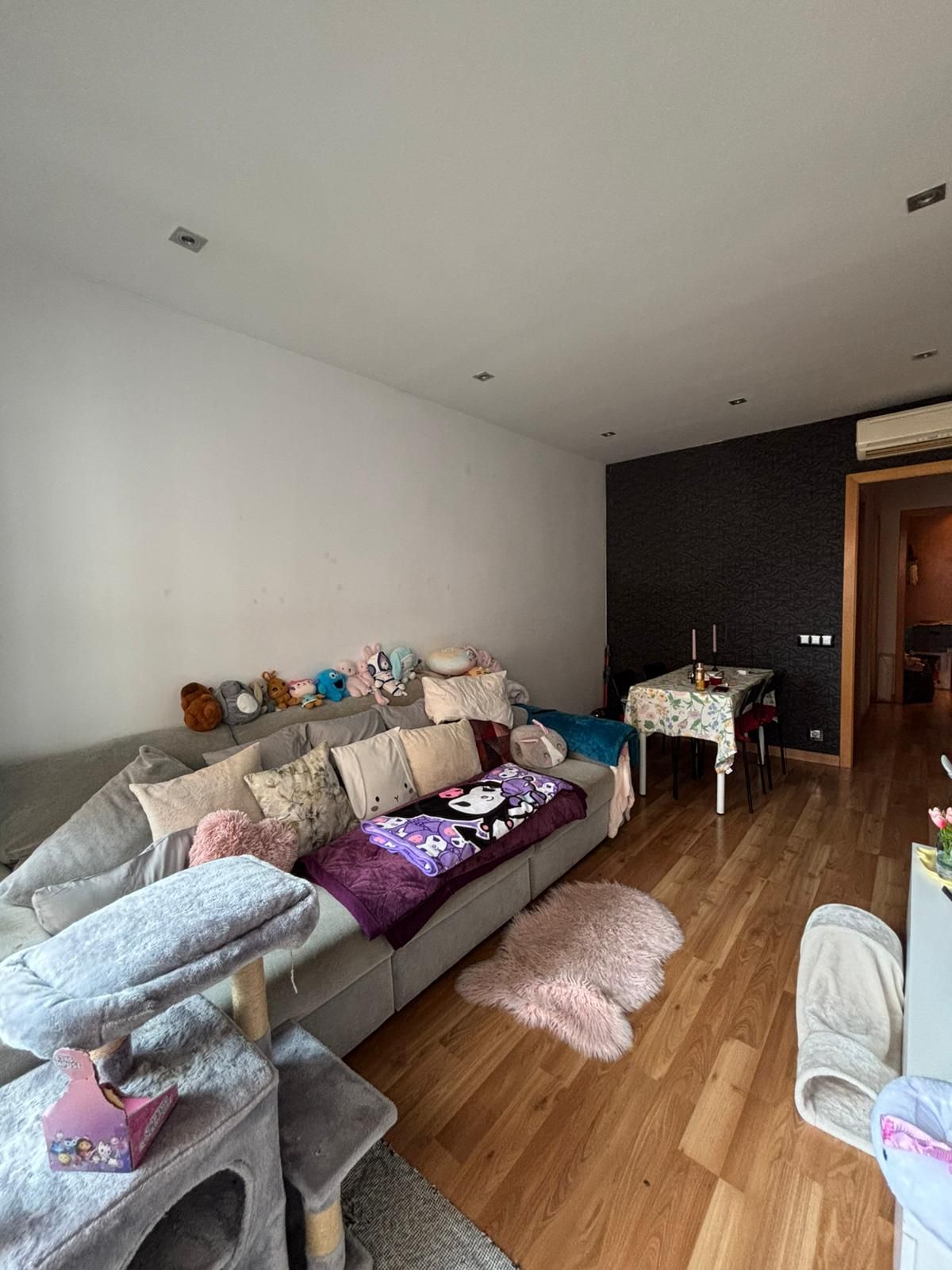 Living room of Flat for sale in L'Hospitalet de Llobregat  with Balcony