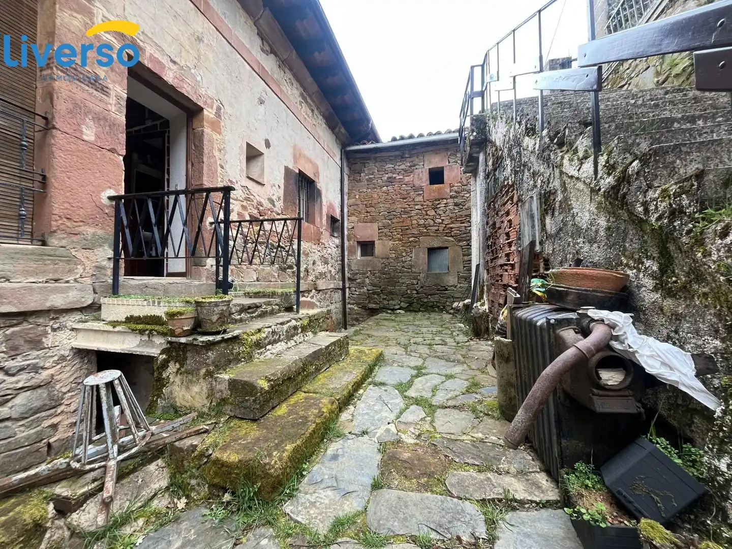 Vista exterior de Casa o chalet en venta en Pineda de la Sierra con Jardín privado, Terraza y Amueblado