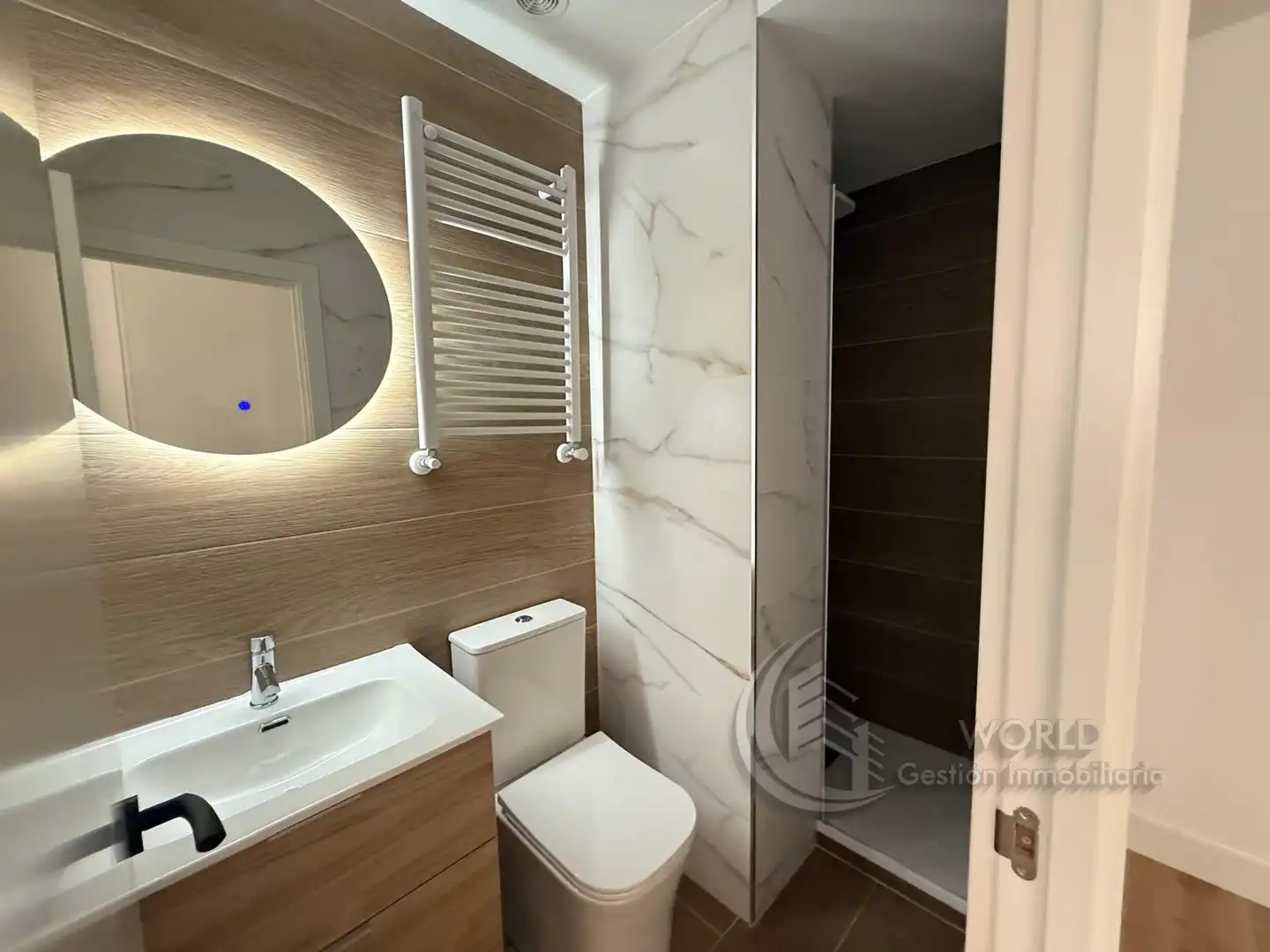 Baño de Piso de alquiler en Madrid con Aire acondicionado, Calefacción y Amueblado