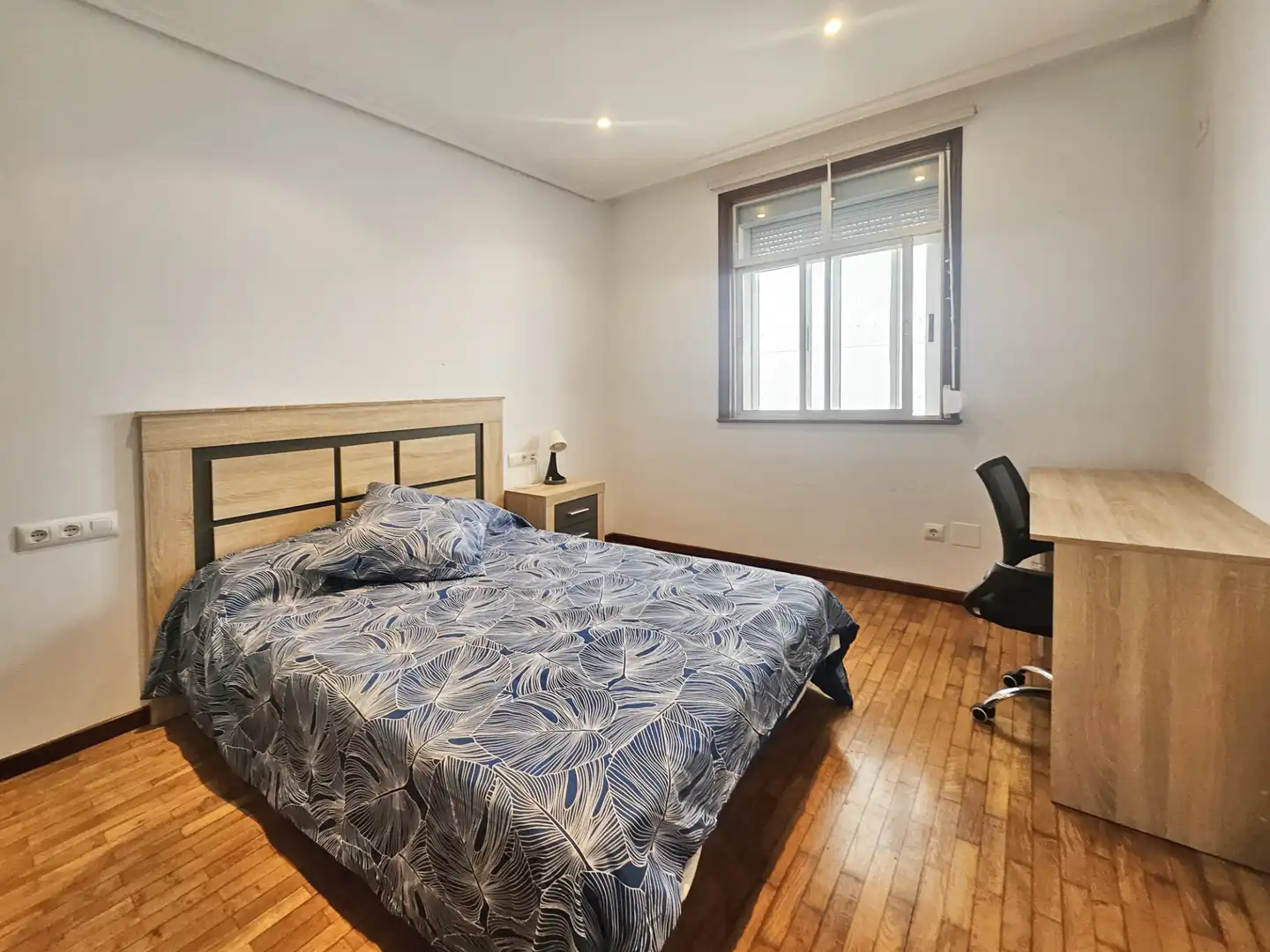 Bedroom of Flat for rent in A Coruña Capital   with Heating, Furnished and Oven