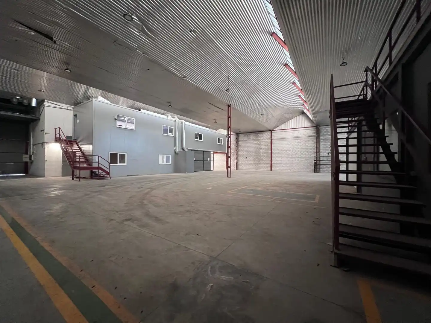 Fabrikhallen zur Miete in Llanera