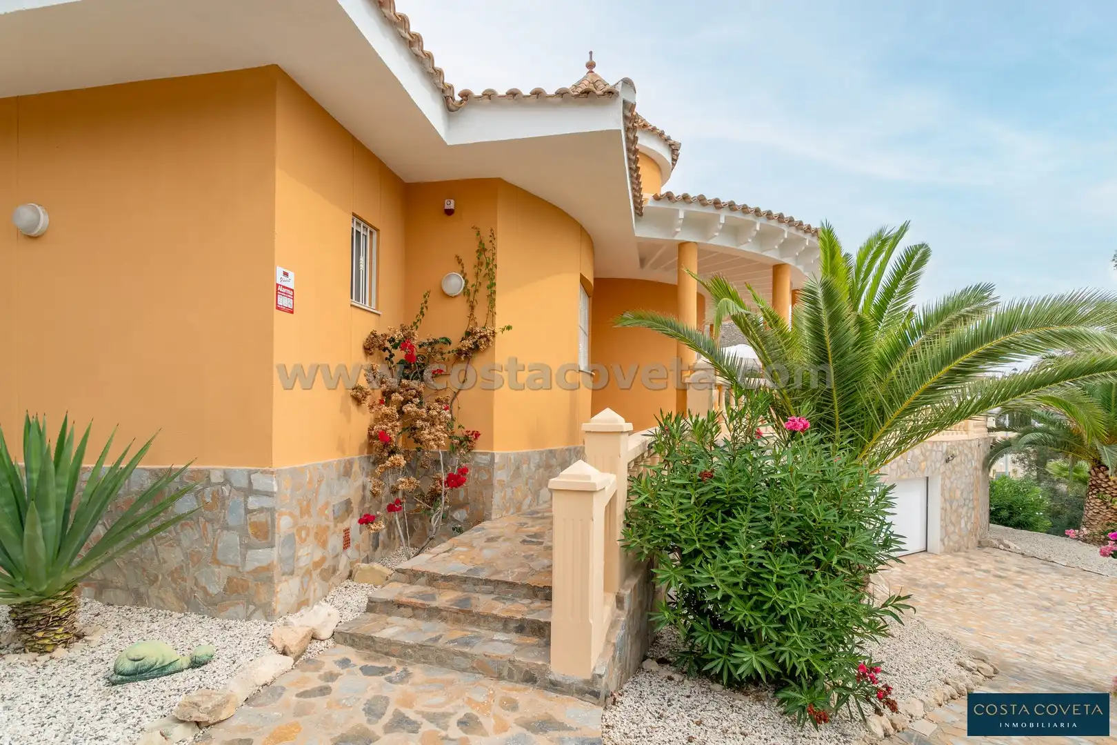 Exterior view of Houses for sale in El Campello  with Air Conditioner, Private garden and Terrace