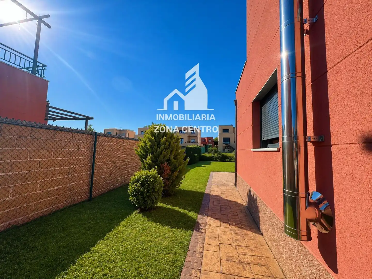 Vista exterior de Casa o xalet en venda en Grijota amb Calefacció, Jardí privat i Terrassa