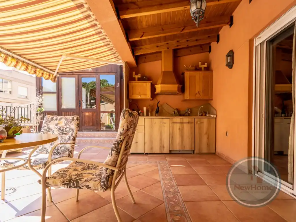 Casa adosada en venta en Crevillent