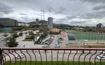 Exterior view of Flat for sale in  Barcelona Capital  with Balcony