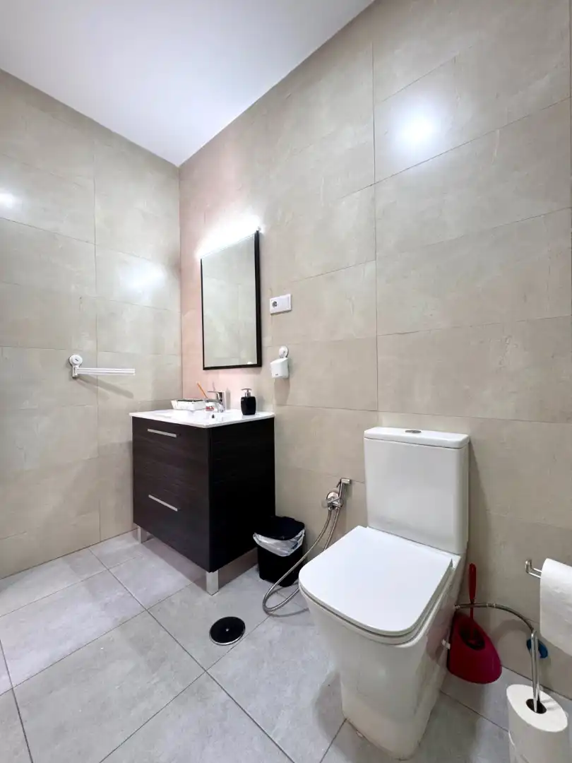 Baño de Apartamento en venta en Cáceres con Aire acondicionado, Calefacción y Amueblado