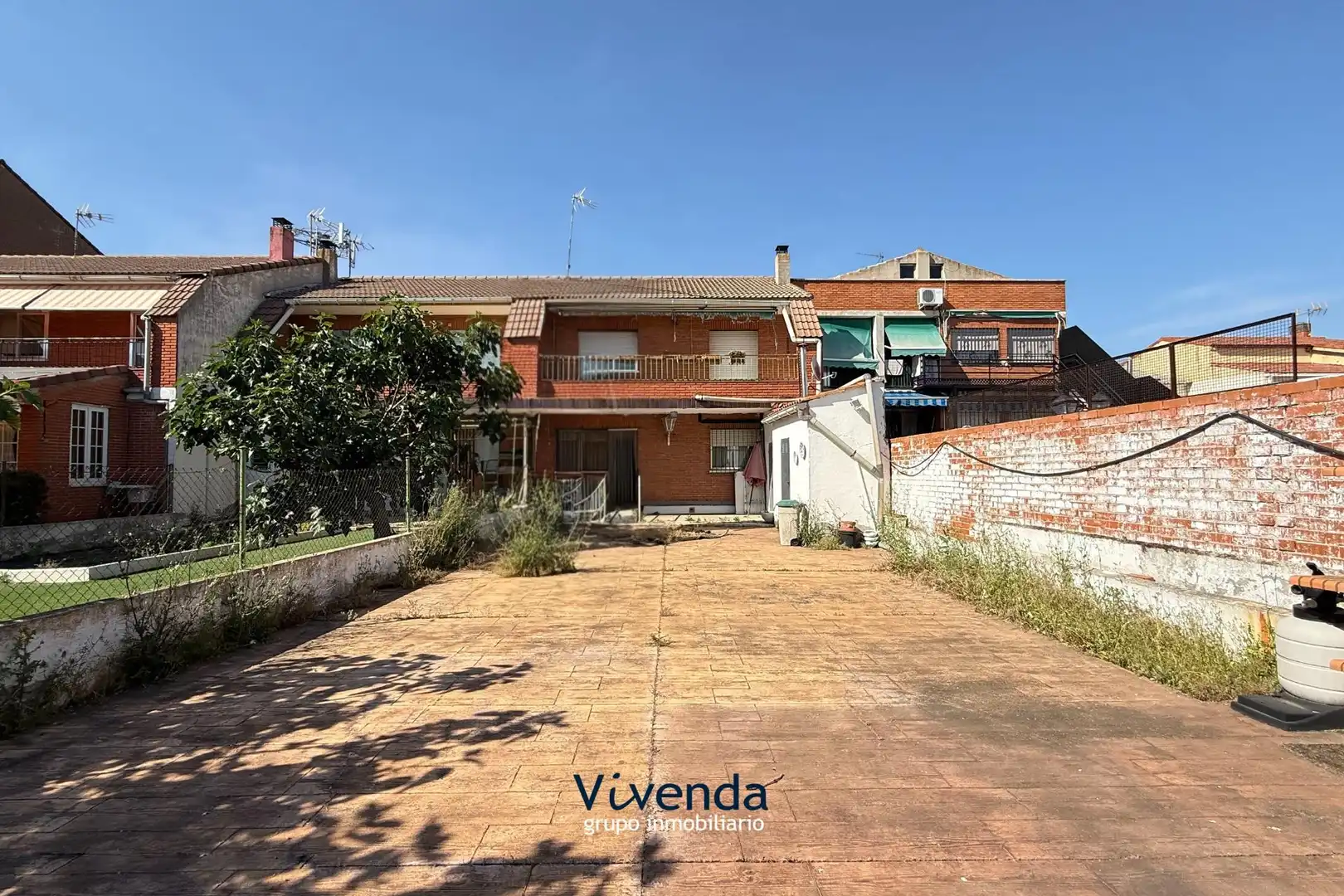 Vista exterior de Casa adosada en venta en Humanes de Madrid con Calefacción, Jardín privado y Terraza