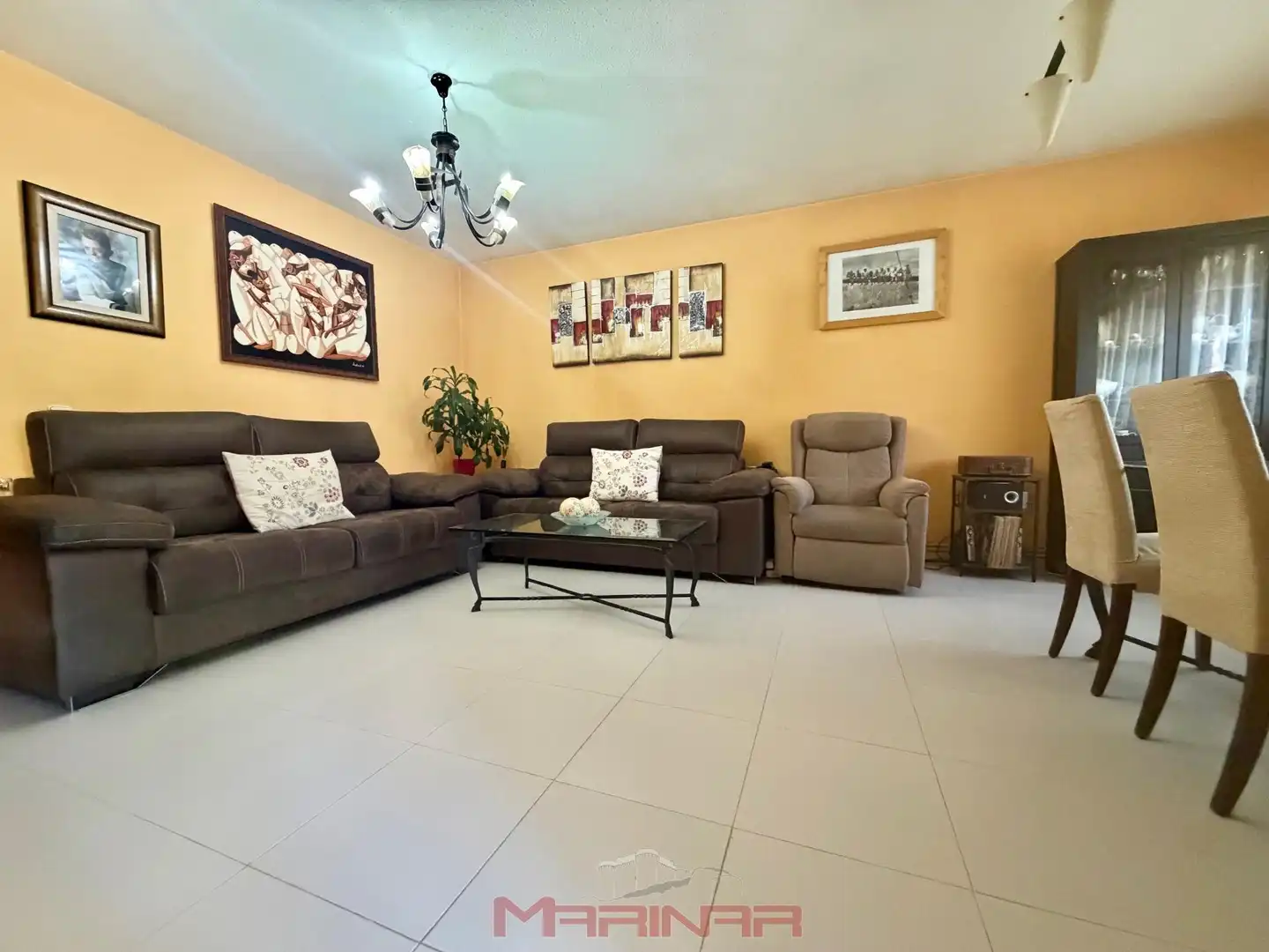 Sala de estar de Casa adosada en venta en Seseña con Aire acondicionado, Calefacción y Jardín privado
