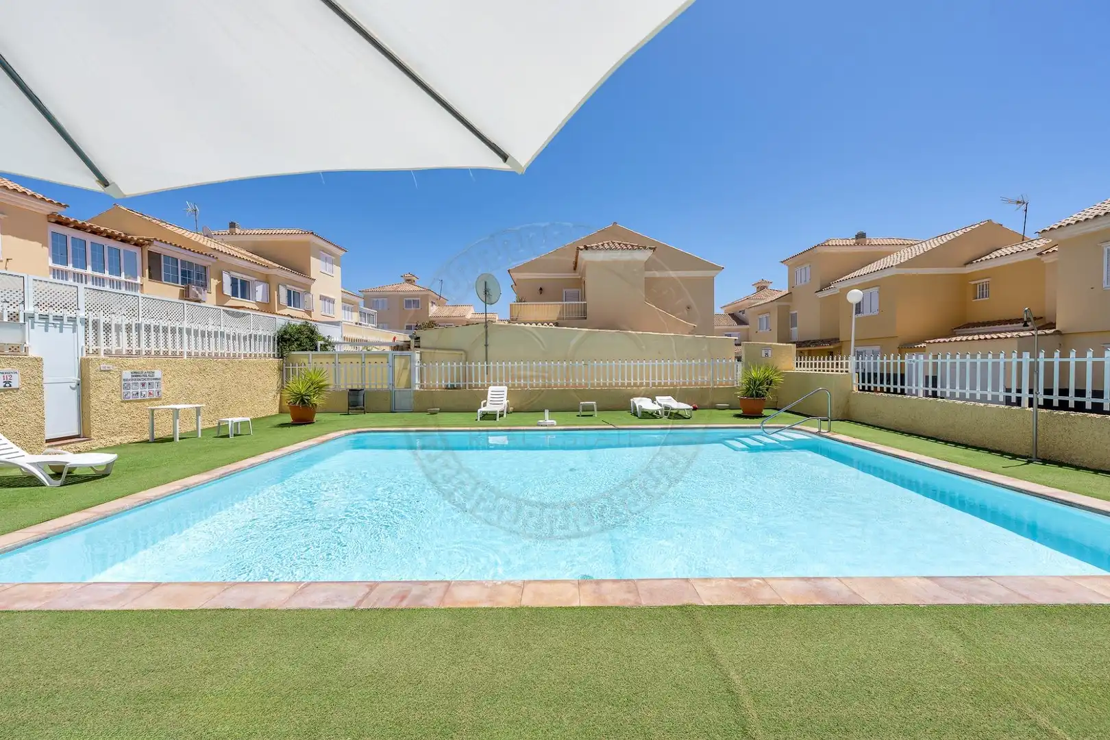 Piscina de Casa adosada en venta en San Bartolomé de Tirajana con Aire acondicionado, Jardín privado y Terraza
