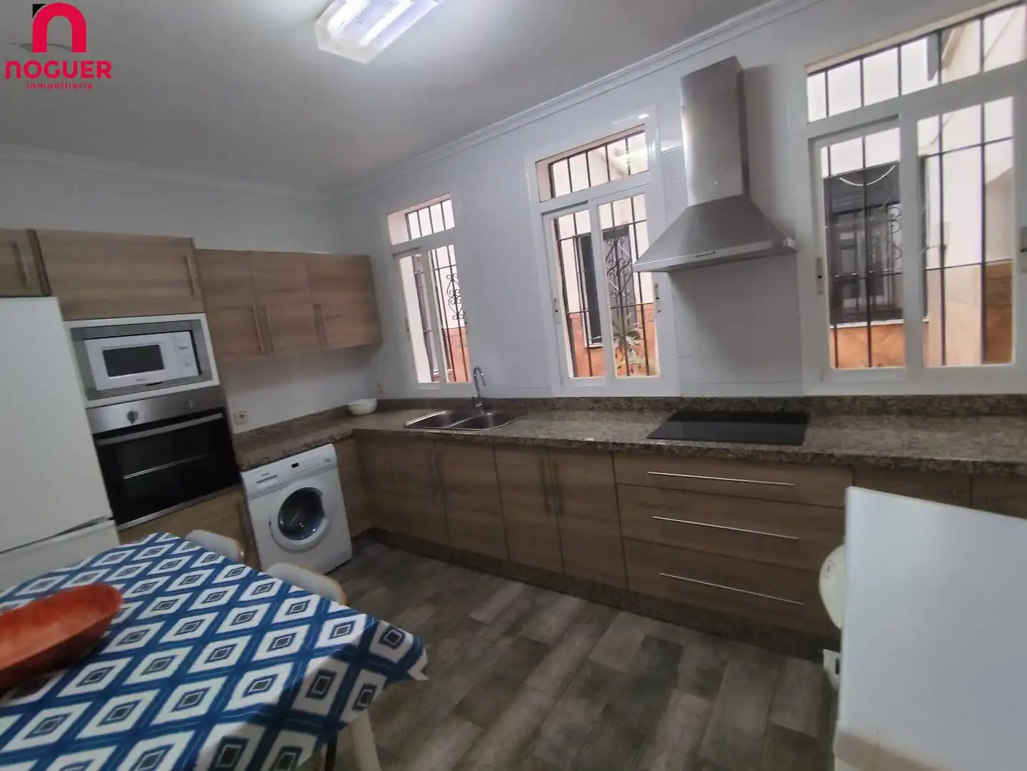 Cocina de Piso para compartir en Córdoba con Aire acondicionado y Amueblado