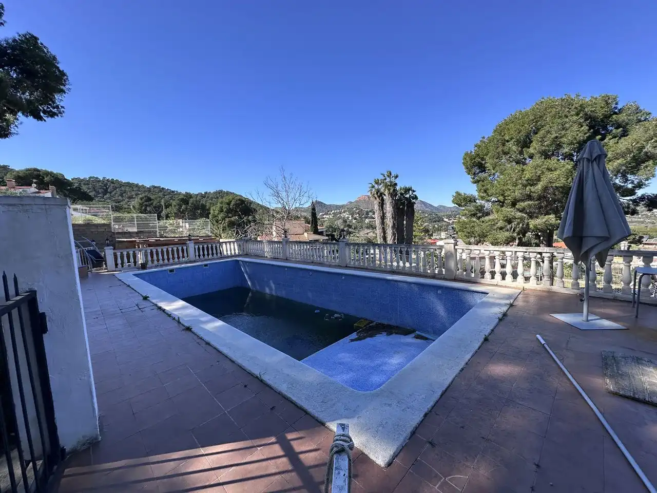 Piscina de Casa o xalet en venda en Sagunto / Sagunt