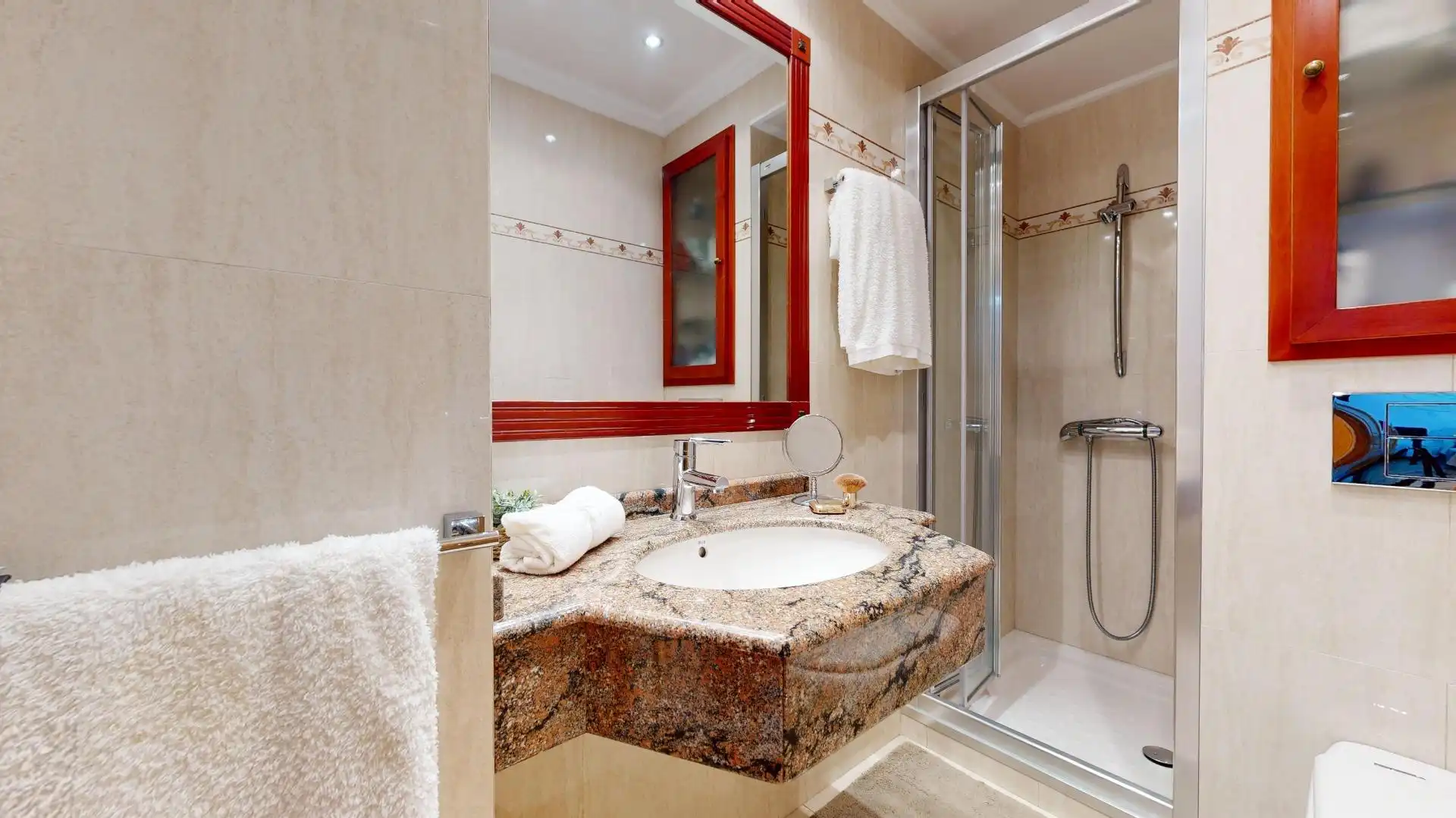 Bathroom of Flat for sale in Bilbao   with Heating and Balcony