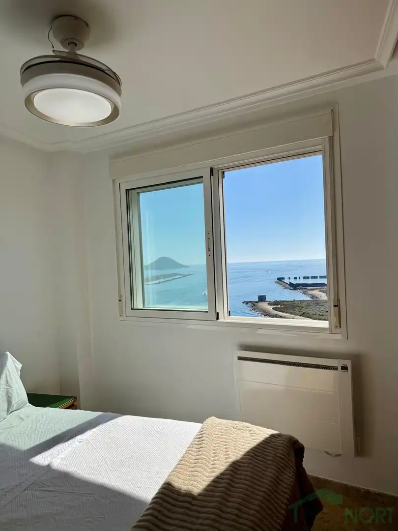 Schlafzimmer von Dachboden zum Verkauf in La Manga del Mar Menor mit Terrasse, Möbliert und Gemeinschaftspool