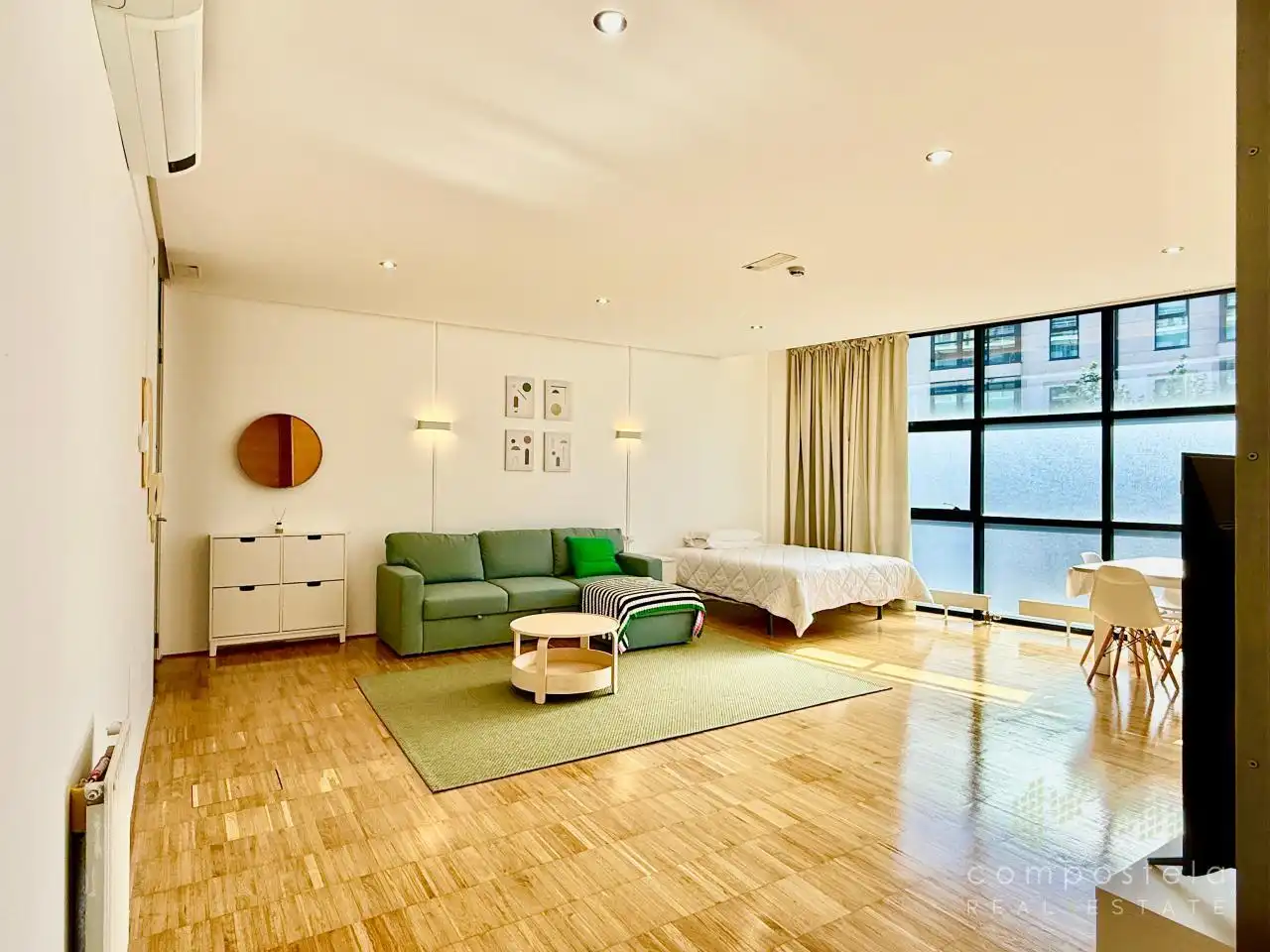 Wohnzimmer von Loft zum Verkauf in Ames mit Heizung, Parkett und Abstellraum
