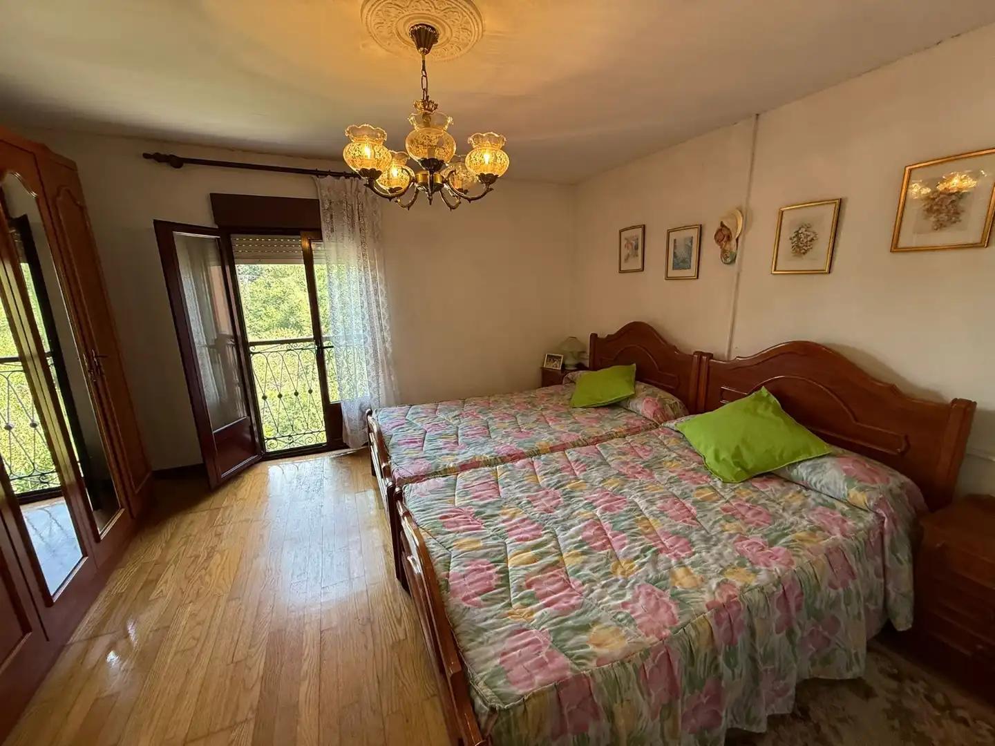 Habitación de Casa o chalet en venta en Oviedo  con Jardín privado, Parquet y Trastero