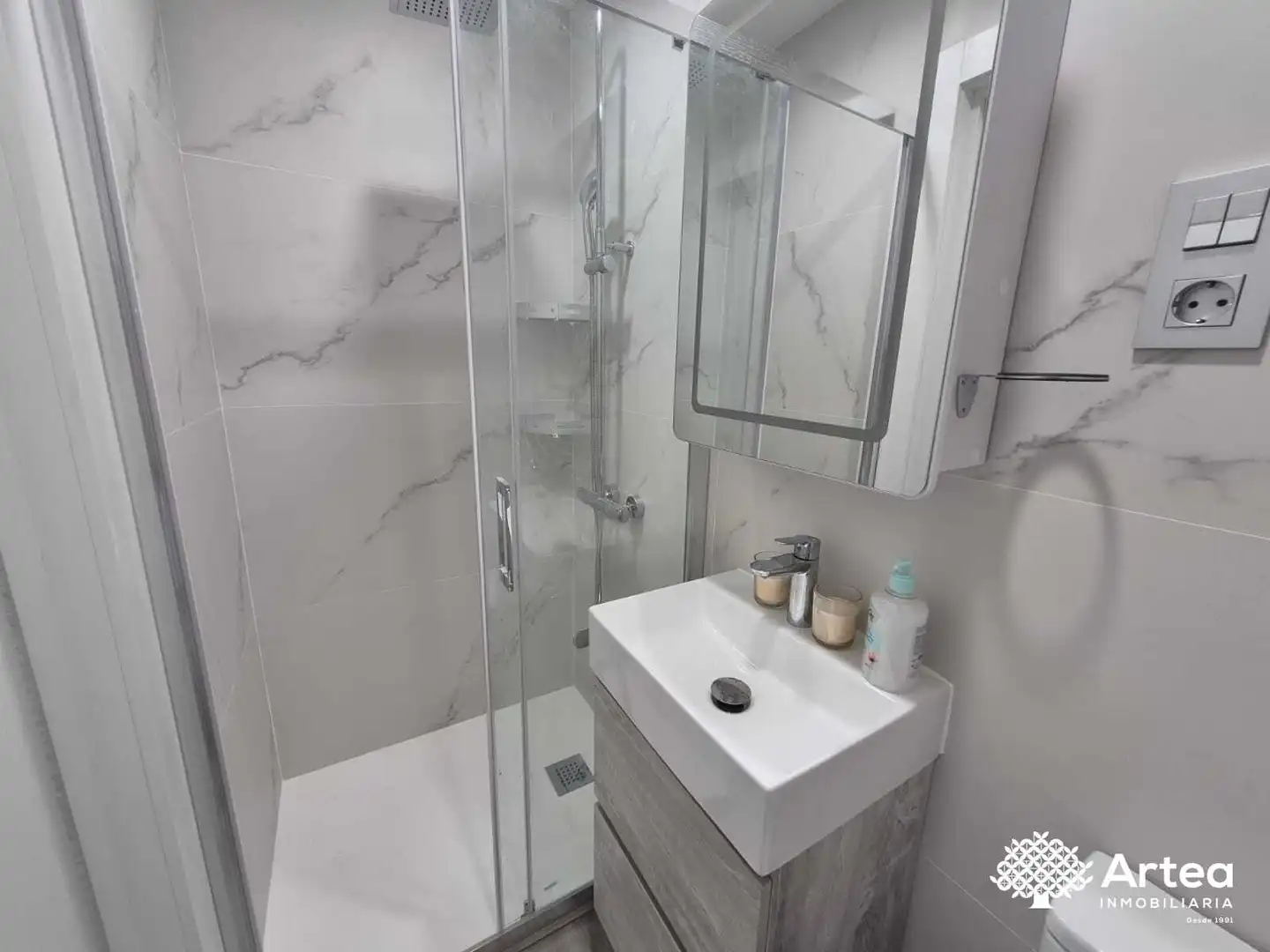 Baño de Piso de alquiler en Bilbao  con Aire acondicionado, Calefacción y Jardín privado