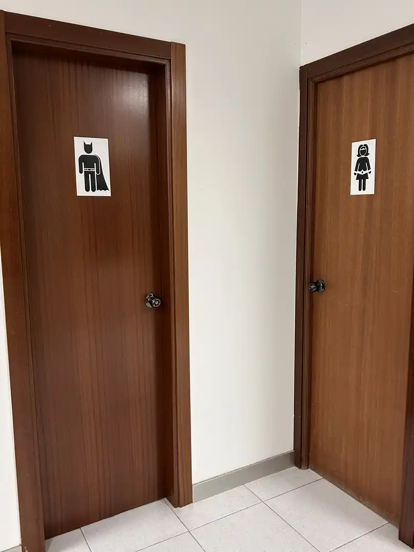 Badezimmer von Büro zur Miete in Arteixo