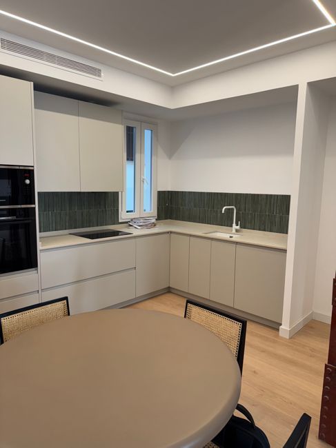 Cuina de Pis en venda en  Madrid Capital amb Aire condicionat i Terrassa