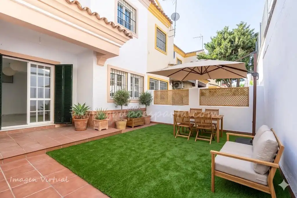 Terrace of Detached homes for sale in Espartinas  with Air Conditioner, Heating and Oven