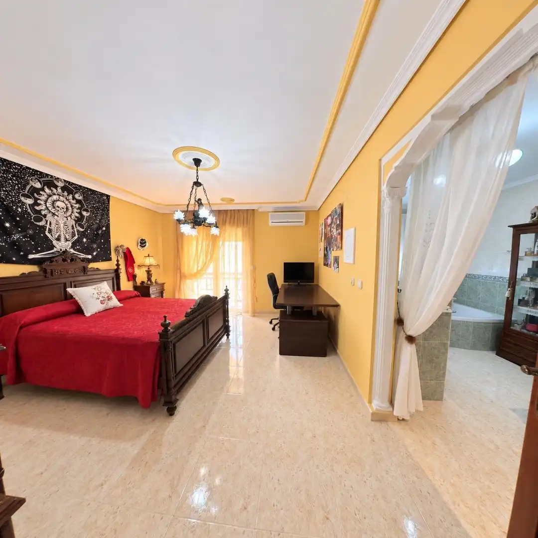 Habitación de Casa adosada en venta en Escandinavia - Cautivador