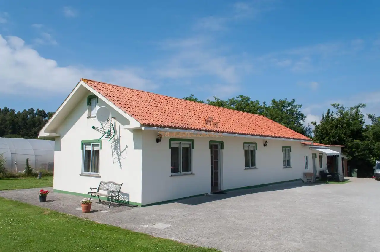 Vista exterior de Casa o chalet en venta en Narón con Calefacción y Jardín privado
