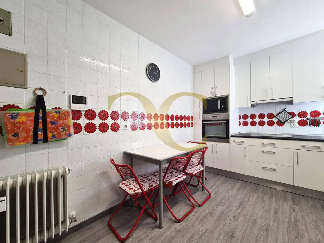 Kitchen of Flat for sale in Oviedo   with Heating