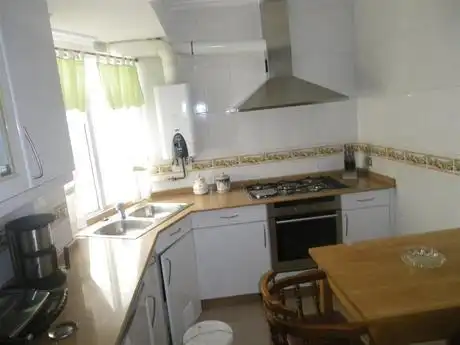 Cocina de Piso de alquiler en Vigo  con Calefacción, Parquet y Amueblado