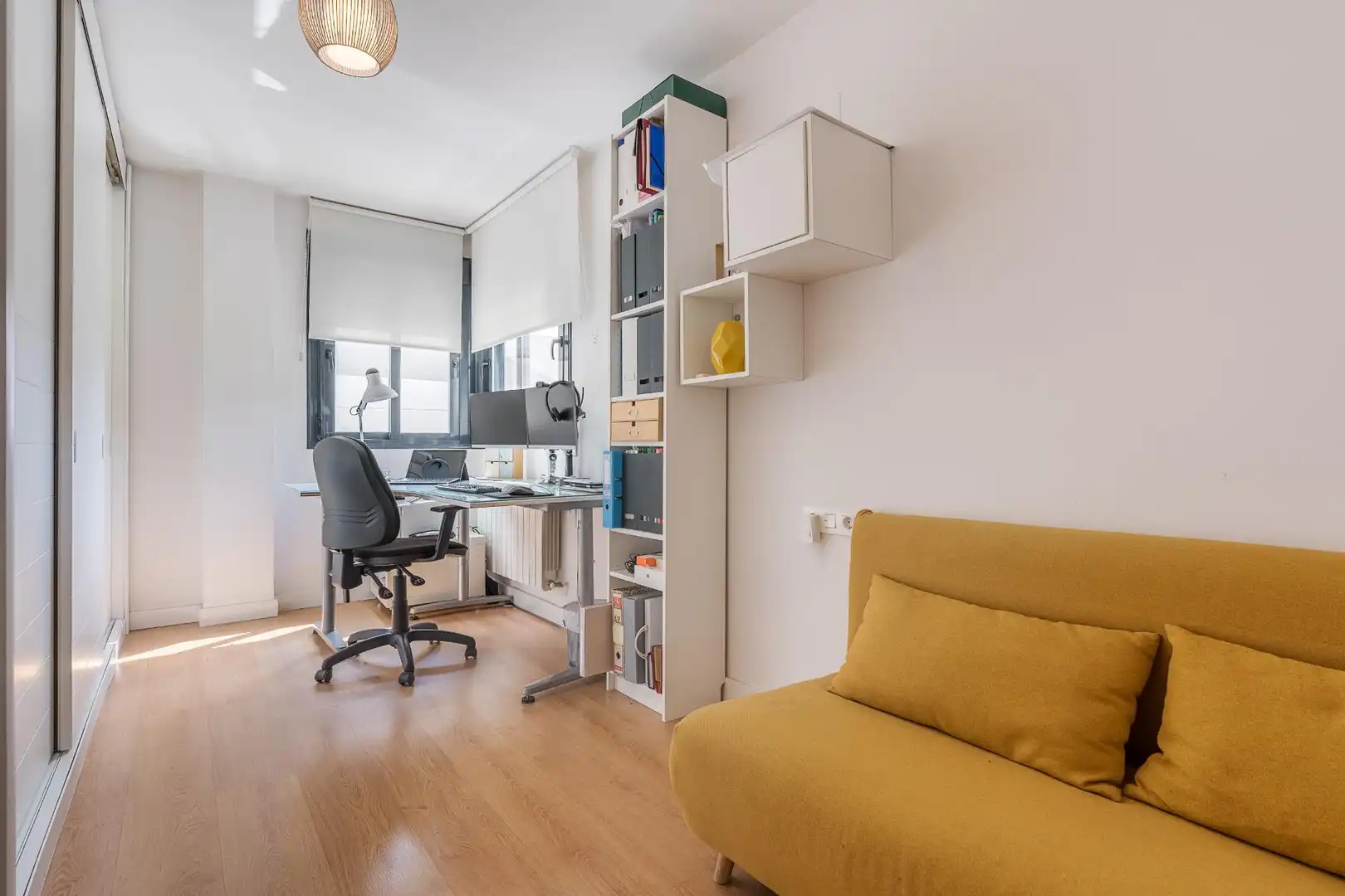 Habitación de Casa adosada en venta en Granada con Jardín privado y Balcón