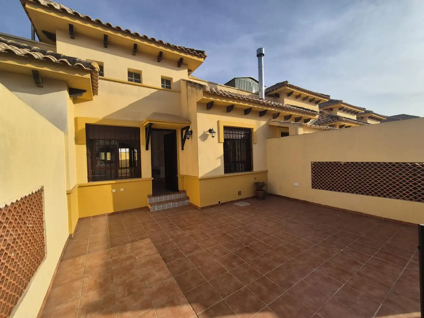 Vista exterior de Casa o xalet en venda en La Unión amb Aire condicionat, Jardí privat i Terrassa
