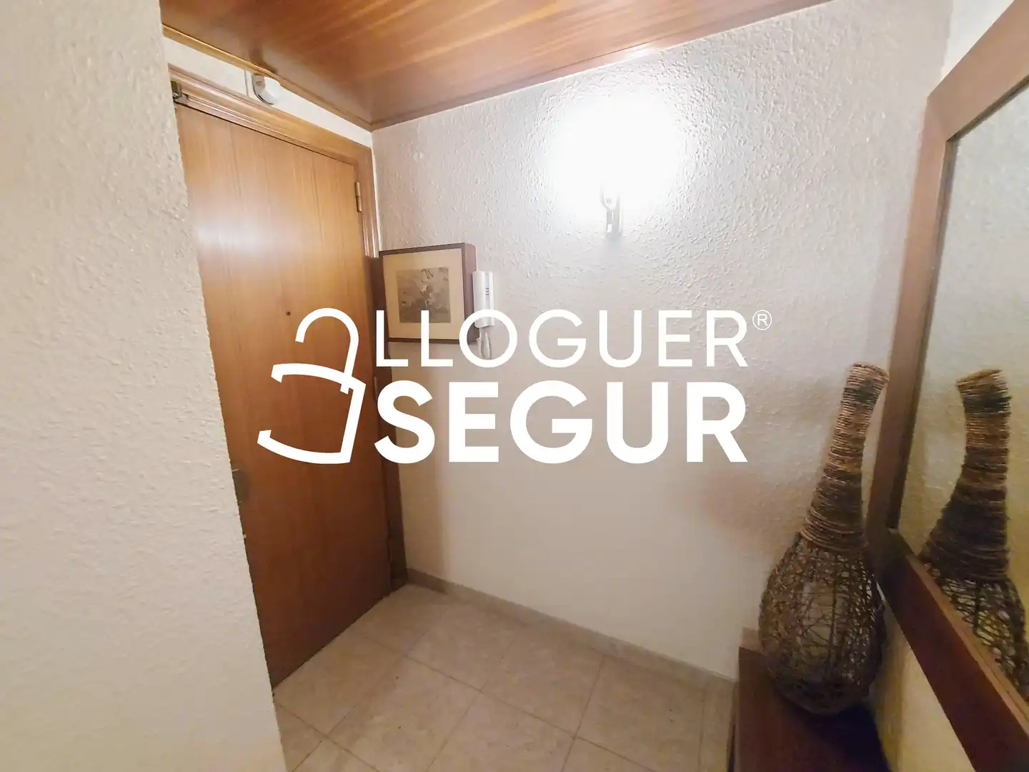 Flat for rent in Barcelona  with Air Conditioner, Heating and Furnished