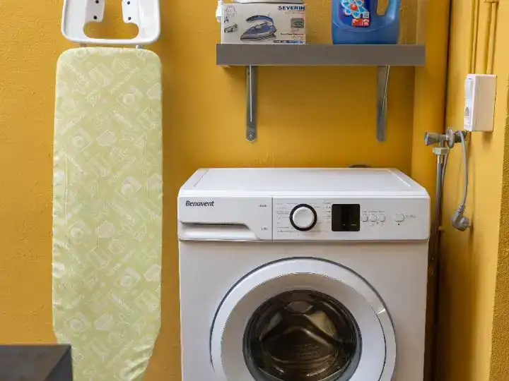 Habitación de Piso de alquiler en Figueres con Aire acondicionado, Amueblado y Balcón