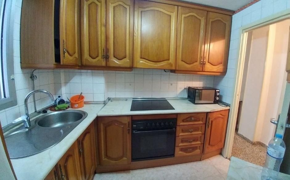 Kitchen of Flat to rent in  Granada Capital  with Balcony