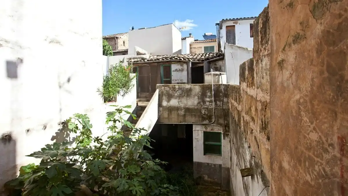 Außenansicht von Einfamilien-Reihenhaus zum Verkauf in Pollença mit Heizung, Terrasse und Abstellraum