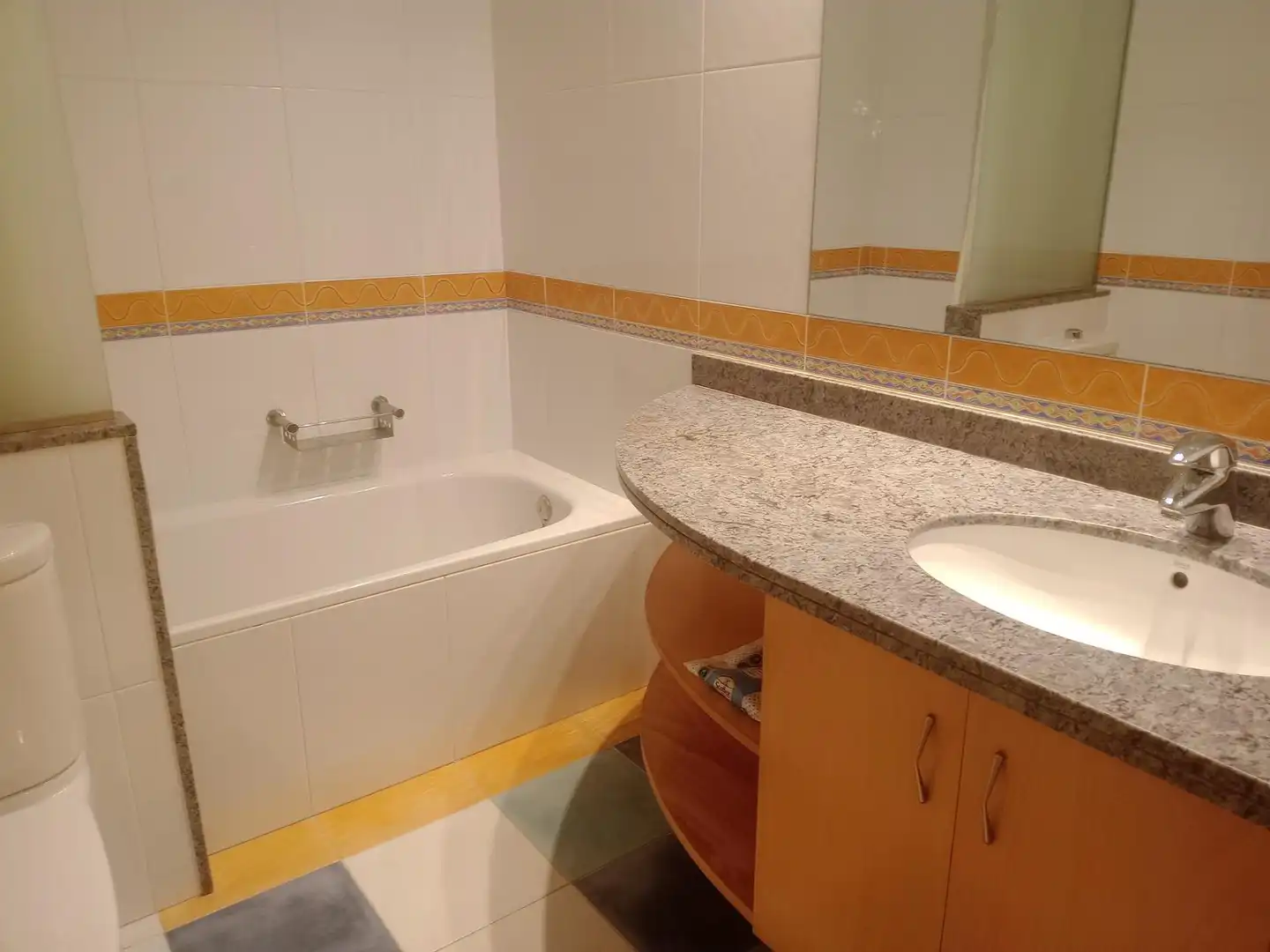 Bathroom of Flat for sale in Cambrils  with Air Conditioner, Heating and Balcony