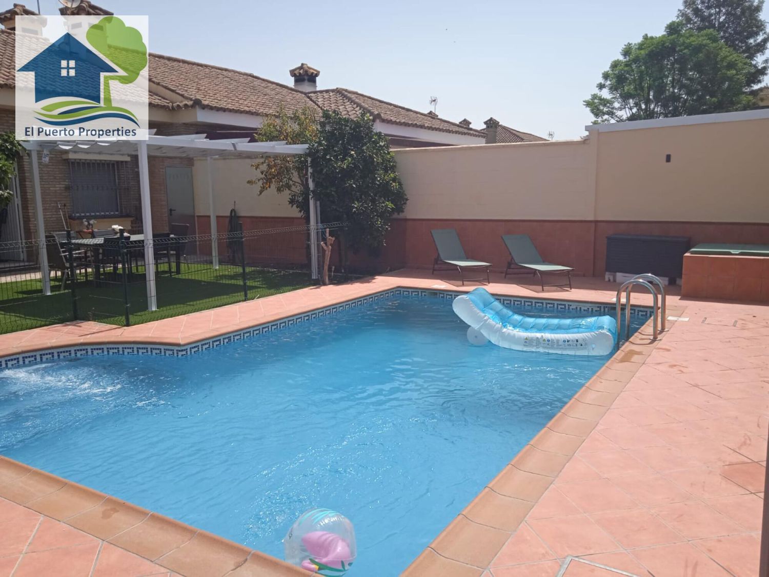 Swimming pool of House or chalet to rent in El Puerto de Santa María  with Air Conditioner, Heating and Private garden
