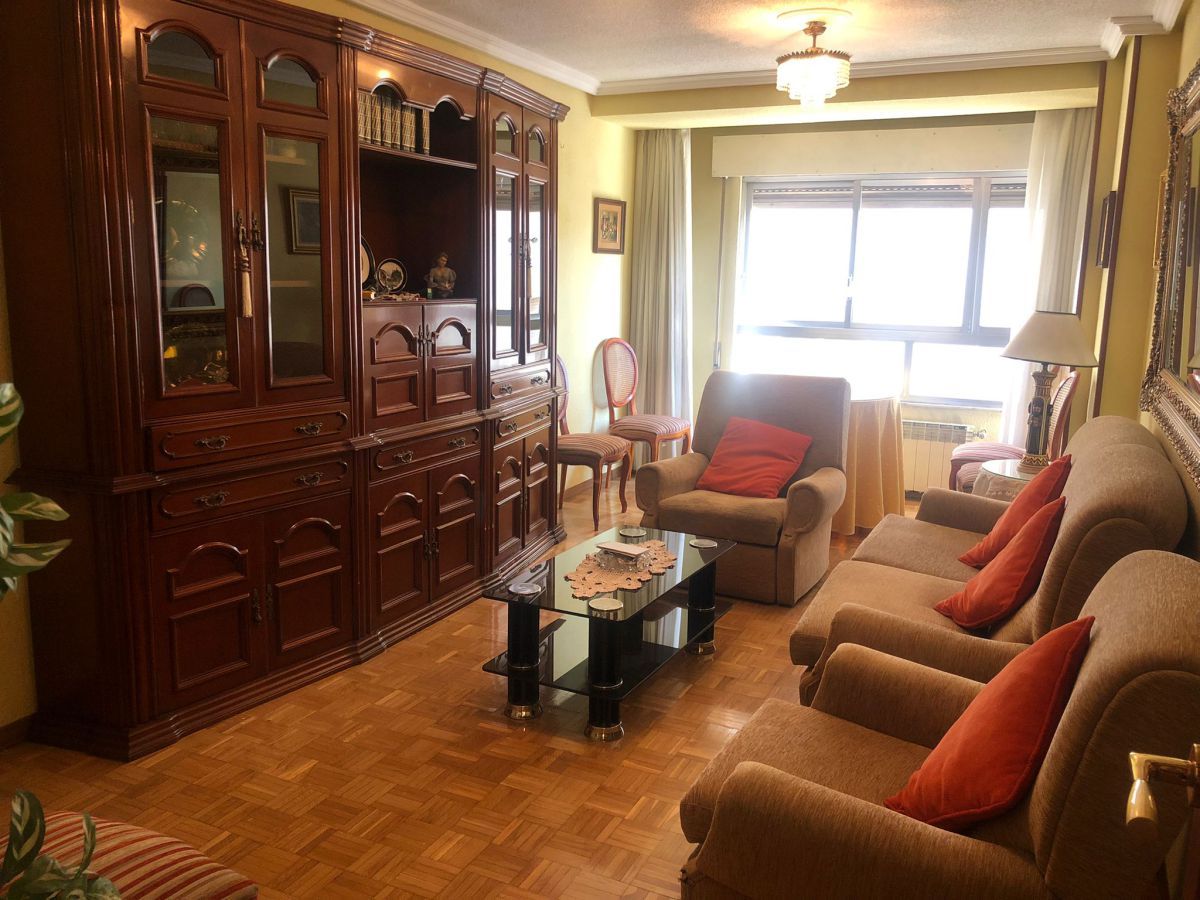 Sala d'estar de Pis de lloguer en Salamanca Capital amb Calefacció, Parquet i Moblat